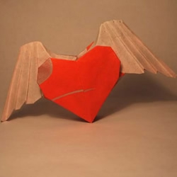 带翅膀的爱心怎么折 带翅膀爱心的折法图解